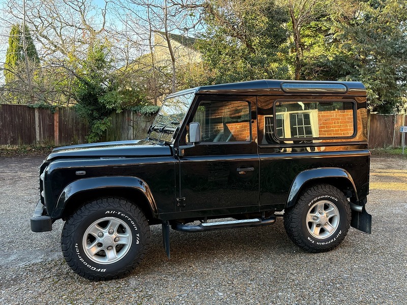 Land Rover Defender 90 2.5 TD5 XS Station Wagon 3dr Diesel Manual (282 g/km, 120 bhp) - U10003702
