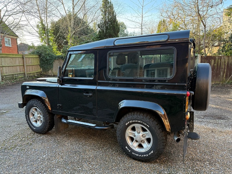 Land Rover Defender 90 2.5 TD5 XS Station Wagon 3dr Diesel Manual (282 g/km, 120 bhp) - U10003702