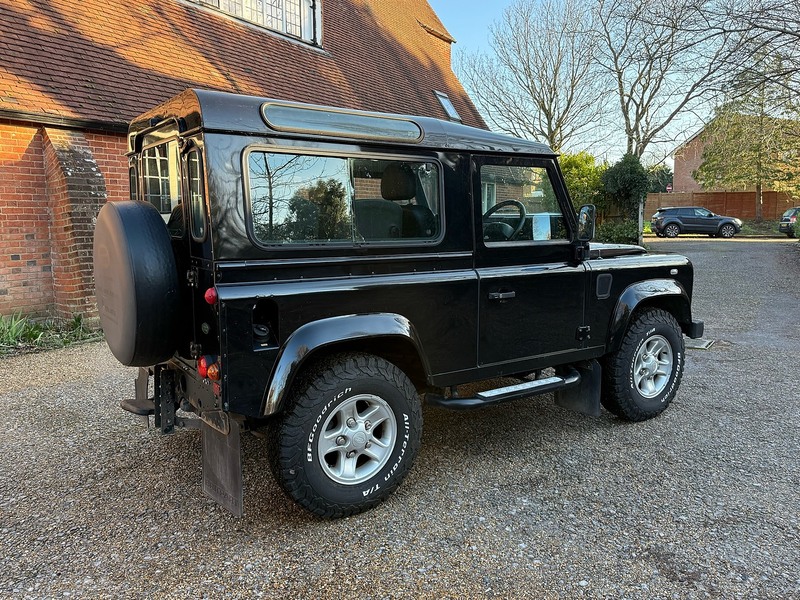 Land Rover Defender 90 2.5 TD5 XS Station Wagon 3dr Diesel Manual (282 g/km, 120 bhp) - U10003702