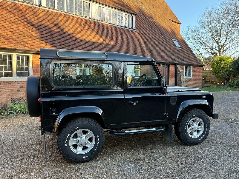 Land Rover Defender 90 2.5 TD5 XS Station Wagon 3dr Diesel Manual (282 g/km, 120 bhp) - U10003702