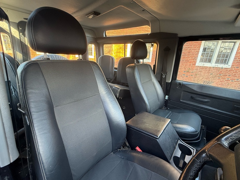 Land Rover Defender 90 2.5 TD5 XS Station Wagon 3dr Diesel Manual (282 g/km, 120 bhp) - U10003702