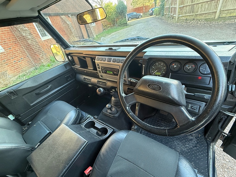 Land Rover Defender 90 2.5 TD5 XS Station Wagon 3dr Diesel Manual (282 g/km, 120 bhp) - U10003702