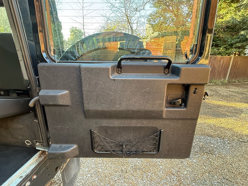 Land Rover Defender 90 2.5 TD5 XS Station Wagon 3dr Diesel Manual (282 g/km, 120 bhp) - U10003702