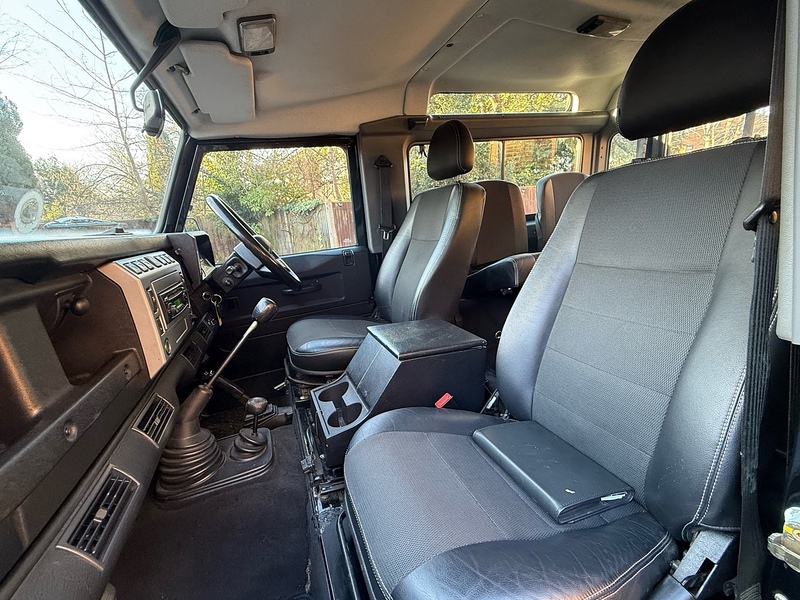 Land Rover Defender 90 2.5 TD5 XS Station Wagon 3dr Diesel Manual (282 g/km, 120 bhp) - U10003702