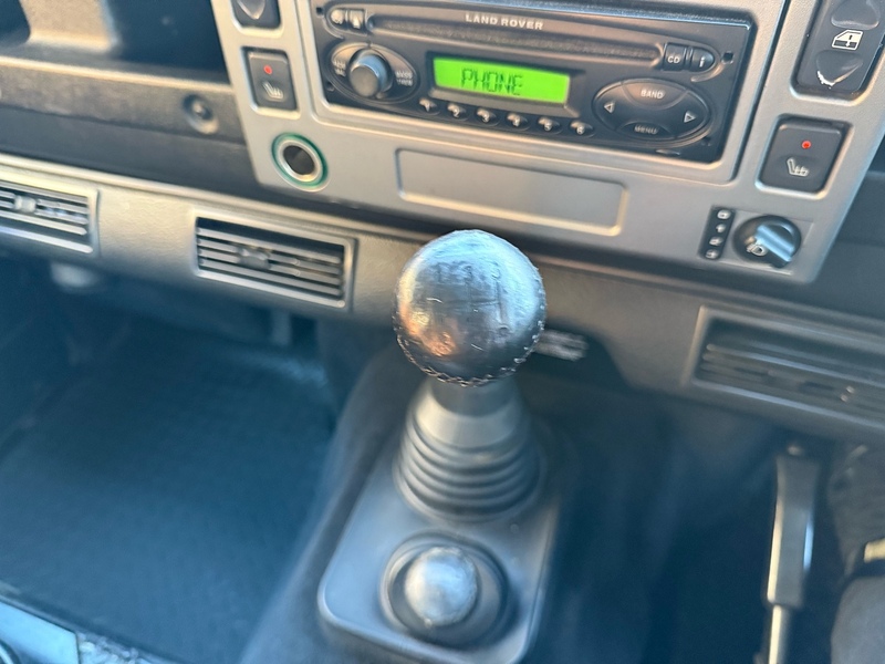 Land Rover Defender 90 2.5 TD5 XS Station Wagon 3dr Diesel Manual (282 g/km, 120 bhp) - U10003702