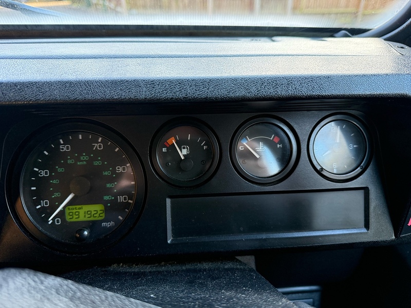 Land Rover Defender 90 2.5 TD5 XS Station Wagon 3dr Diesel Manual (282 g/km, 120 bhp) - U10003702