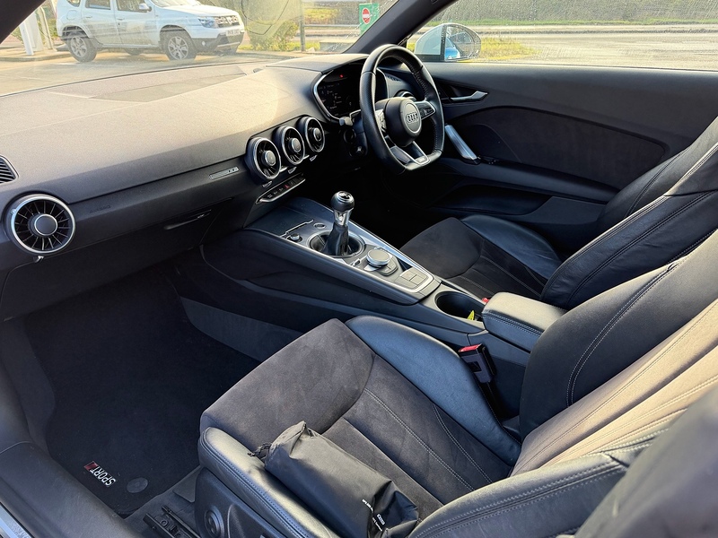 Audi TT 1.8 TFSI S line Coupe 3dr Petrol Manual Euro 6 (s/s) (180 ps) - U10003706