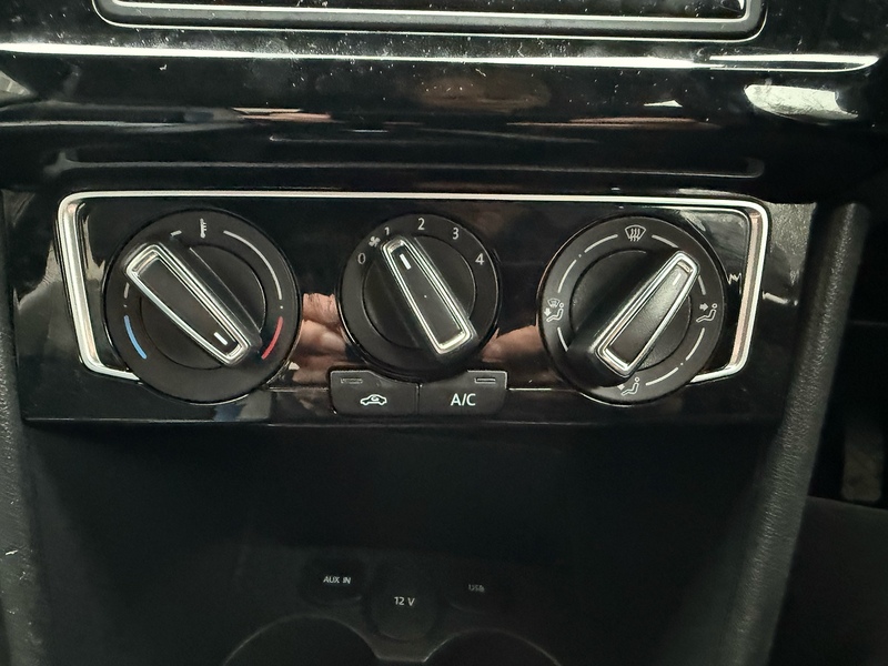 Volkswagen Polo 1.4 TSI BlueMotion Tech ACT BlueGT Hatchback 3dr Petrol Manual Euro 6 (s/s) (150 ps) - U10003709