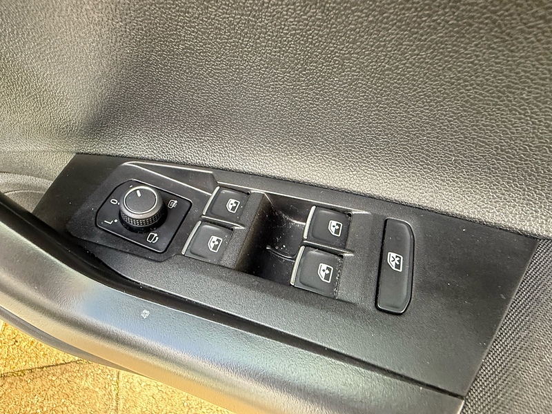 Volkswagen Polo 1.0 TSI Style Hatchback 5dr Petrol Manual Euro 6 (s/s) (95 ps) - U10003710