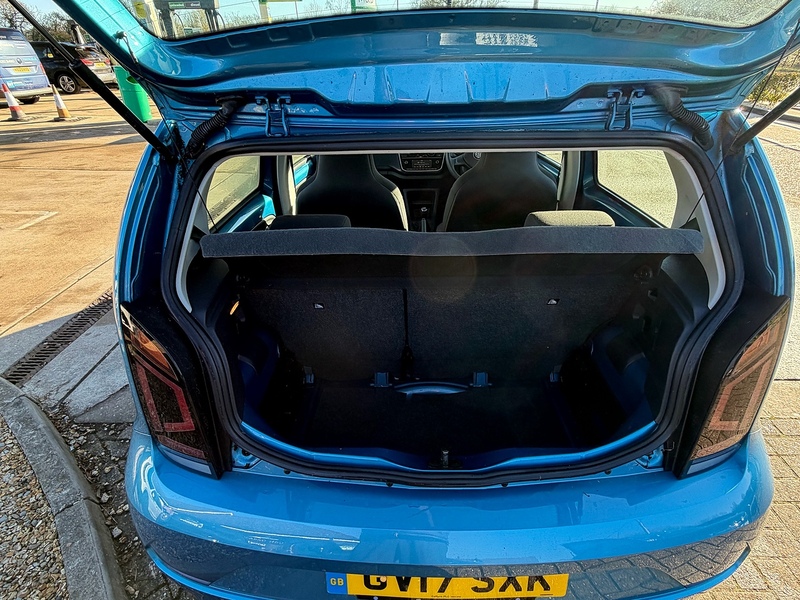 Volkswagen up! 1.0 Move up! Hatchback 5dr Petrol Manual Euro 6 (60 ps) - U10003712