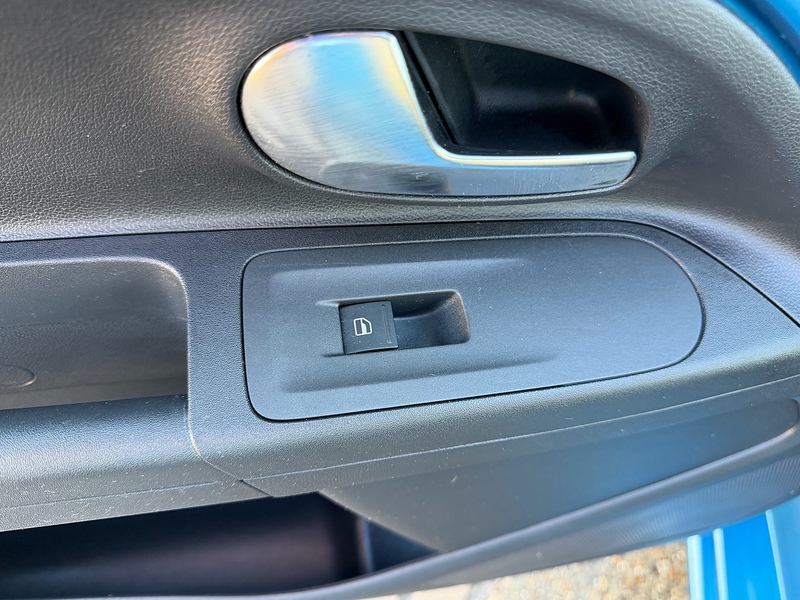 Volkswagen up! 1.0 Move up! Hatchback 5dr Petrol Manual Euro 6 (60 ps) - U10003712