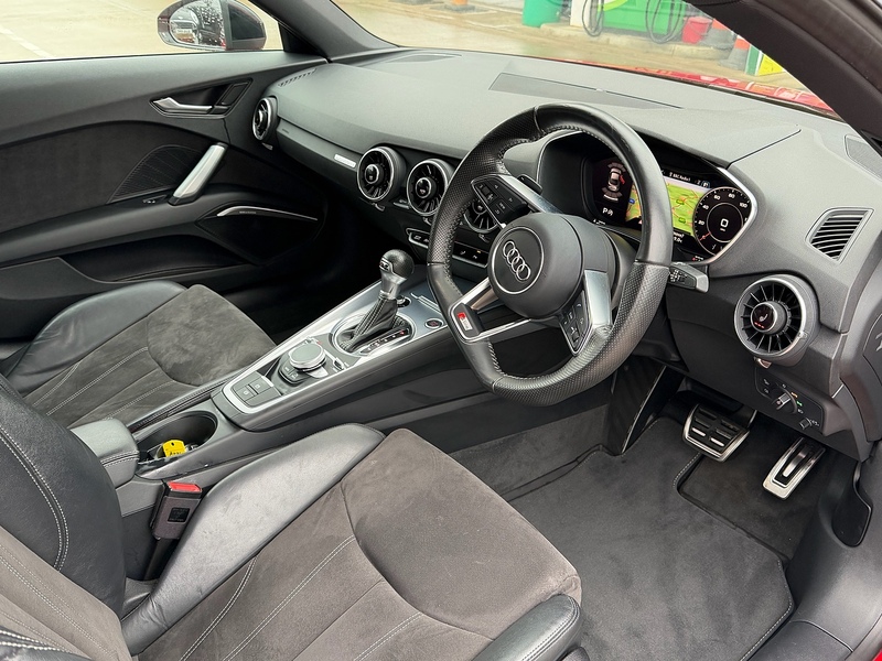 Audi TT 2.0 TFSI Black Edition Coupe 3dr Petrol S Tronic quattro Euro 6 (s/s) (230 ps) - U10003713