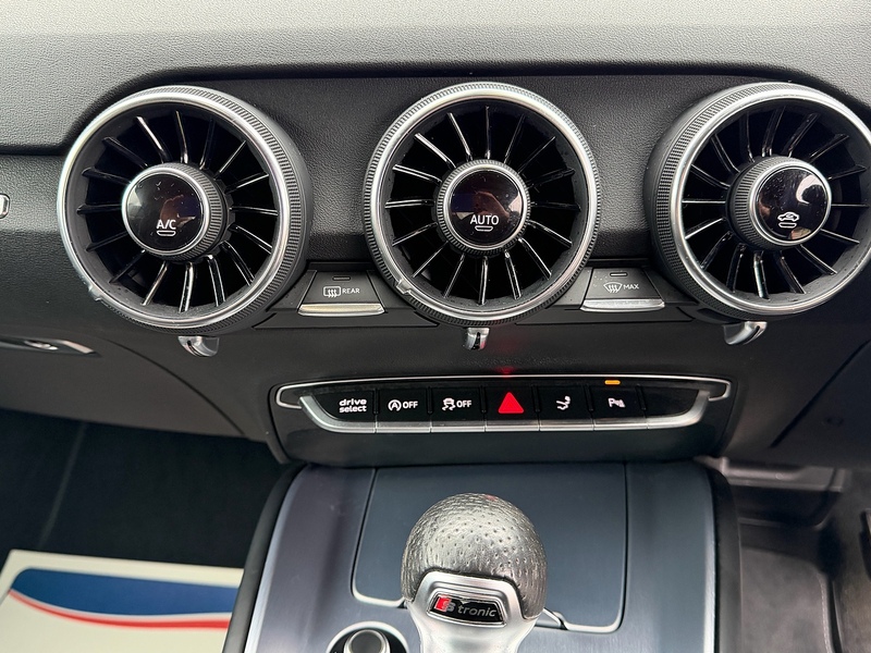 Audi TT 2.0 TFSI Black Edition Coupe 3dr Petrol S Tronic quattro Euro 6 (s/s) (230 ps) - U10003713