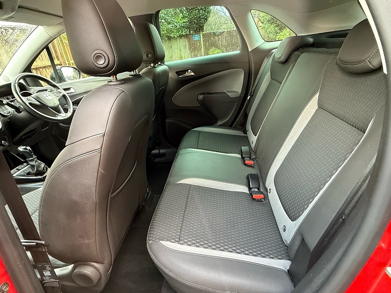 Vauxhall Crossland X 1.2 Turbo ecoTEC Tech Line Nav SUV 5dr Petrol Manual Euro 6 (s/s) (110 ps) - U10003717