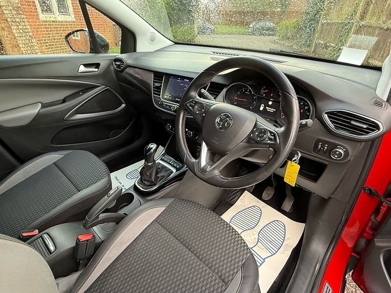 Vauxhall Crossland X 1.2 Turbo ecoTEC Tech Line Nav SUV 5dr Petrol Manual Euro 6 (s/s) (110 ps) - U10003717