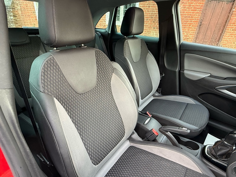 Vauxhall Crossland X 1.2 Turbo ecoTEC Tech Line Nav SUV 5dr Petrol Manual Euro 6 (s/s) (110 ps) - U10003717