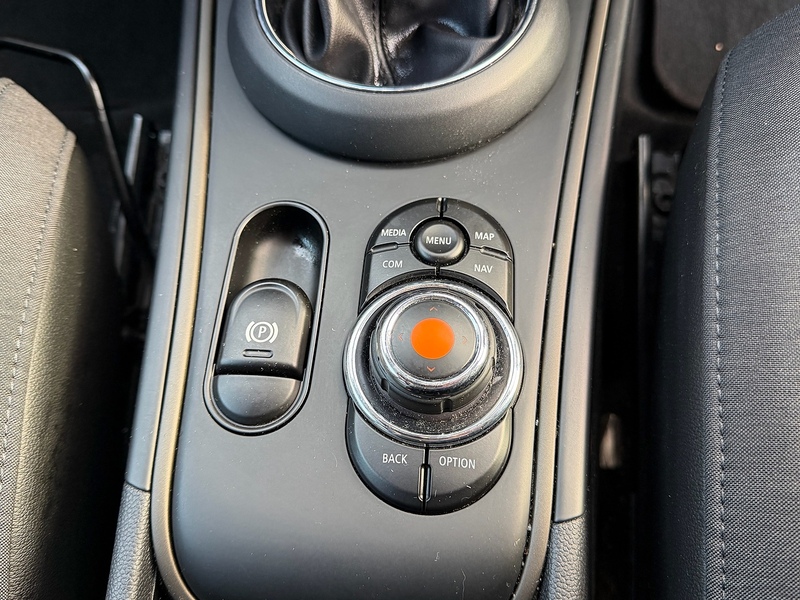 MINI Countryman 1.5 Cooper SUV 5dr Petrol Auto Euro 6 (s/s) (136 ps) - U10003719