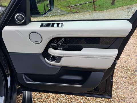 Land Rover Range Rover 3.0 P400 MHEV Autobiography SUV 5dr Petrol Auto 4WD Euro 6 (s/s) (400 ps) - U10003721