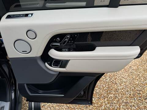 Land Rover Range Rover 3.0 P400 MHEV Autobiography SUV 5dr Petrol Auto 4WD Euro 6 (s/s) (400 ps) - U10003721