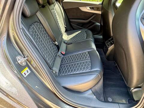 Audi RS4 Avant 2.9 TFSI V6 Estate 5dr Petrol Tiptronic quattro Euro 6 (s/s) (450 ps) - U10003726