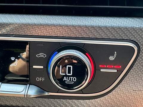 Audi RS4 Avant 2.9 TFSI V6 Estate 5dr Petrol Tiptronic quattro Euro 6 (s/s) (450 ps) - U10003726