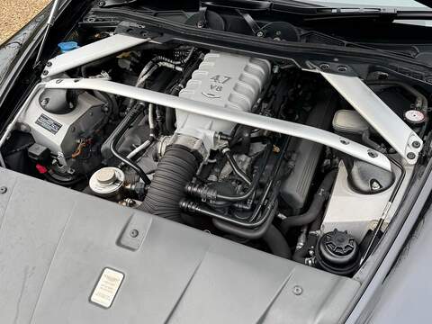 Aston Martin Vantage 4.7 V8 Roadster 2dr Petrol Sportshift II Euro 5 (420 bhp) - U10003727