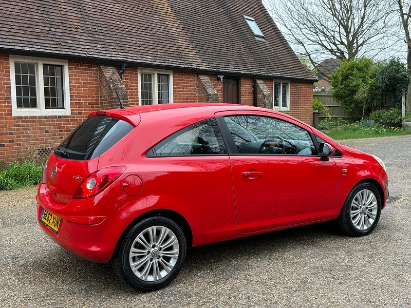 Vauxhall Corsa 1.7 CDTi ecoFLEX SE Hatchback 3dr Diesel Manual Euro 5 (130 ps) - U10003731