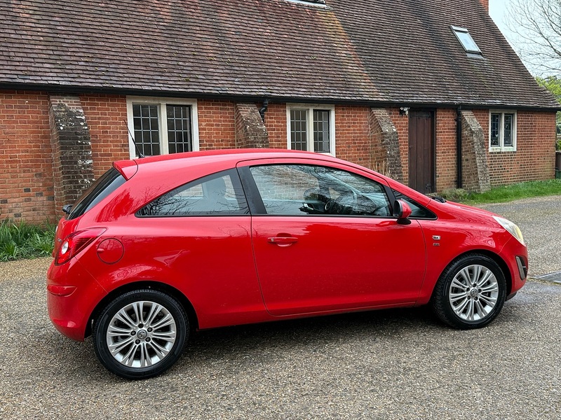 Vauxhall Corsa 1.7 CDTi ecoFLEX SE Hatchback 3dr Diesel Manual Euro 5 (130 ps) - U10003731