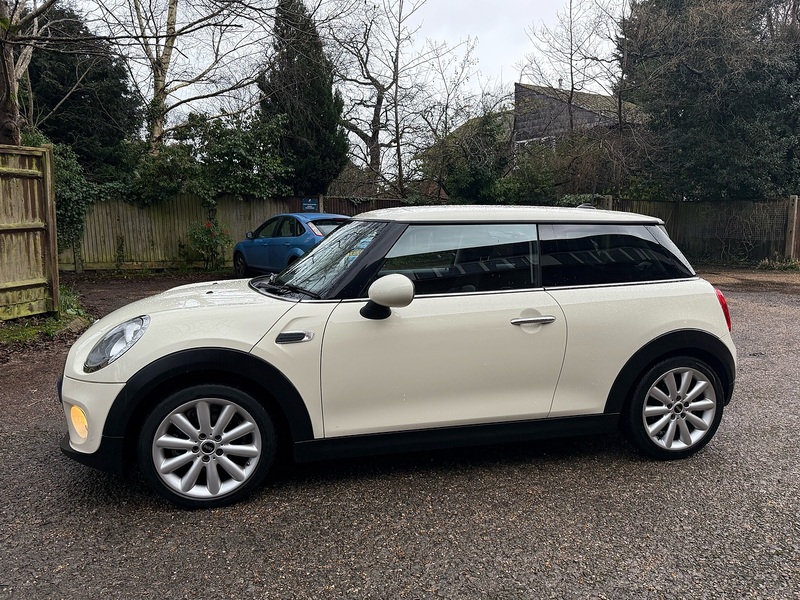 MINI Hatch 1.5 Cooper Hatchback 3dr Petrol Auto Euro 6 (s/s) (136 ps) - U10003732