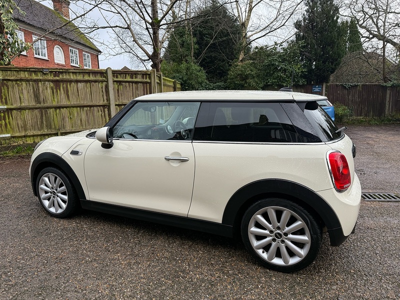 MINI Hatch 1.5 Cooper Hatchback 3dr Petrol Auto Euro 6 (s/s) (136 ps) - U10003732
