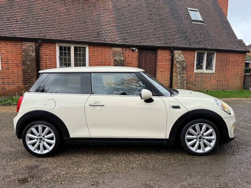 MINI Hatch 1.5 Cooper Hatchback 3dr Petrol Auto Euro 6 (s/s) (136 ps) - U10003732