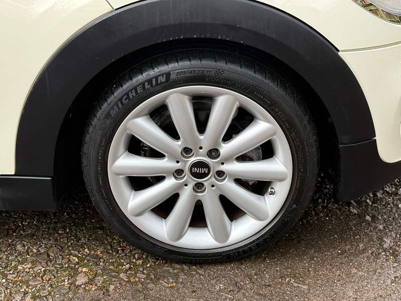 MINI Hatch 1.5 Cooper Hatchback 3dr Petrol Auto Euro 6 (s/s) (136 ps) - U10003732