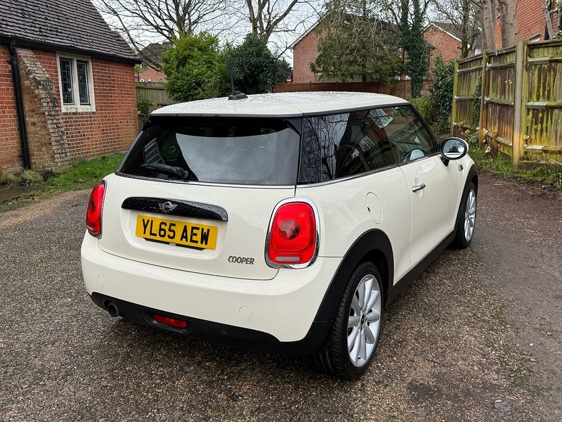 MINI Hatch 1.5 Cooper Hatchback 3dr Petrol Auto Euro 6 (s/s) (136 ps) - U10003732