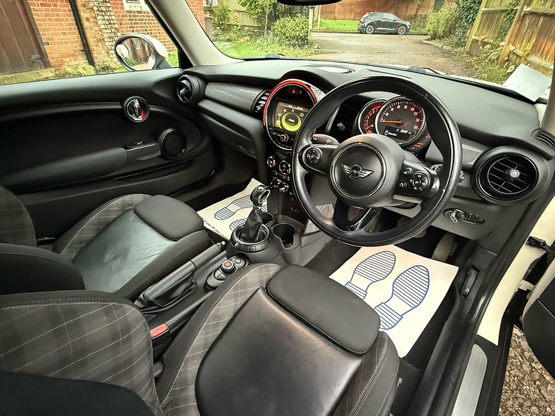 MINI Hatch 1.5 Cooper Hatchback 3dr Petrol Auto Euro 6 (s/s) (136 ps) - U10003732