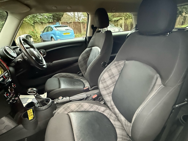 MINI Hatch 1.5 Cooper Hatchback 3dr Petrol Auto Euro 6 (s/s) (136 ps) - U10003732