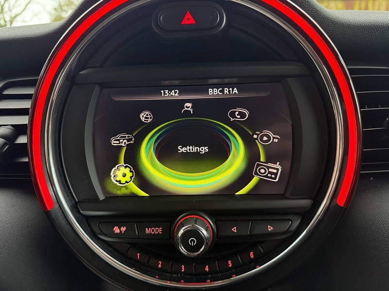 MINI Hatch 1.5 Cooper Hatchback 3dr Petrol Auto Euro 6 (s/s) (136 ps) - U10003732