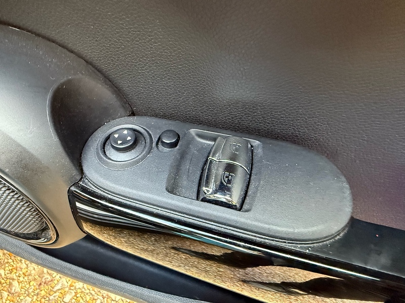 MINI Hatch 1.5 Cooper Hatchback 3dr Petrol Manual Euro 6 (s/s) (136 ps) - U10003735