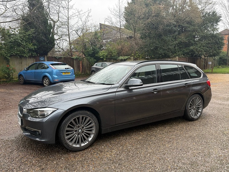 BMW 3 Series 2.0 320d Luxury Touring 5dr Diesel Manual Euro 5 (s/s) (184 ps) - U10003738