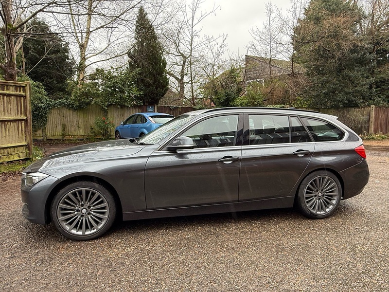 BMW 3 Series 2.0 320d Luxury Touring 5dr Diesel Manual Euro 5 (s/s) (184 ps) - U10003738