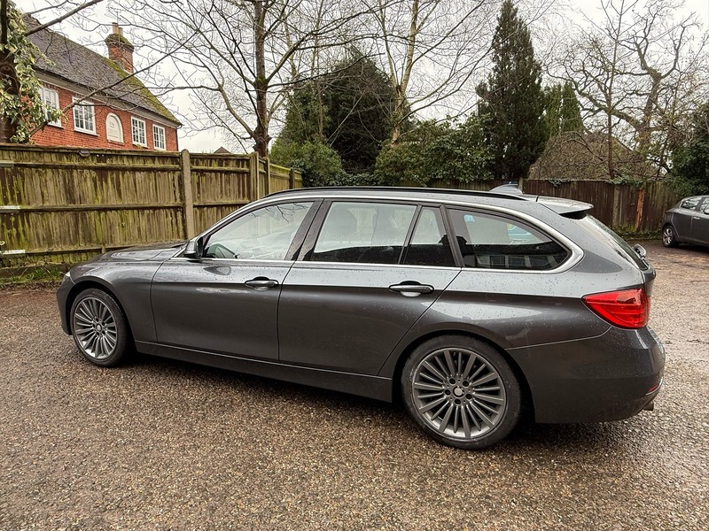 BMW 3 Series 2.0 320d Luxury Touring 5dr Diesel Manual Euro 5 (s/s) (184 ps) - U10003738