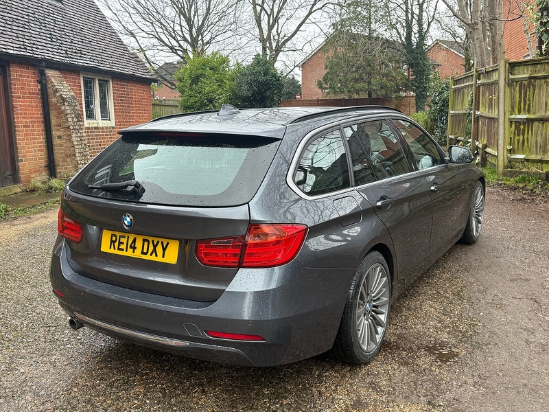 BMW 3 Series 2.0 320d Luxury Touring 5dr Diesel Manual Euro 5 (s/s) (184 ps) - U10003738
