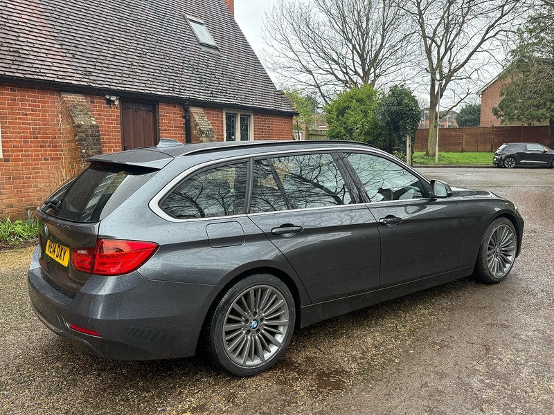 BMW 3 Series 2.0 320d Luxury Touring 5dr Diesel Manual Euro 5 (s/s) (184 ps) - U10003738