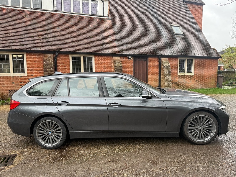 BMW 3 Series 2.0 320d Luxury Touring 5dr Diesel Manual Euro 5 (s/s) (184 ps) - U10003738