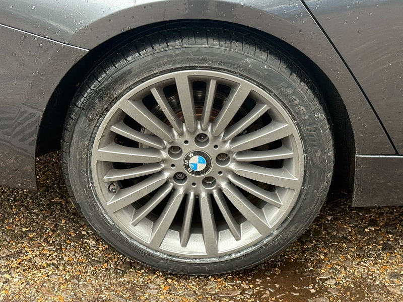 BMW 3 Series 2.0 320d Luxury Touring 5dr Diesel Manual Euro 5 (s/s) (184 ps) - U10003738