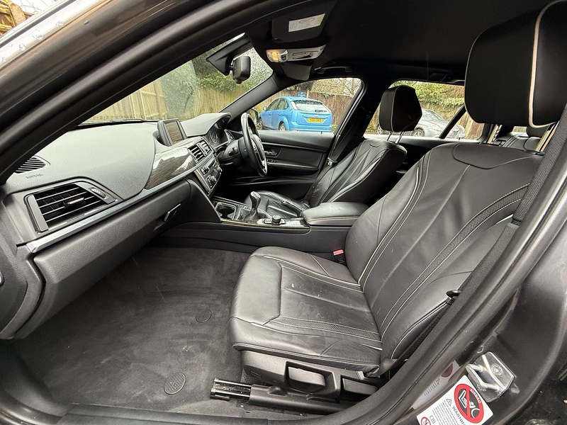 BMW 3 Series 2.0 320d Luxury Touring 5dr Diesel Manual Euro 5 (s/s) (184 ps) - U10003738