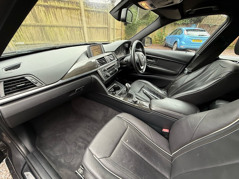 BMW 3 Series 2.0 320d Luxury Touring 5dr Diesel Manual Euro 5 (s/s) (184 ps) - U10003738