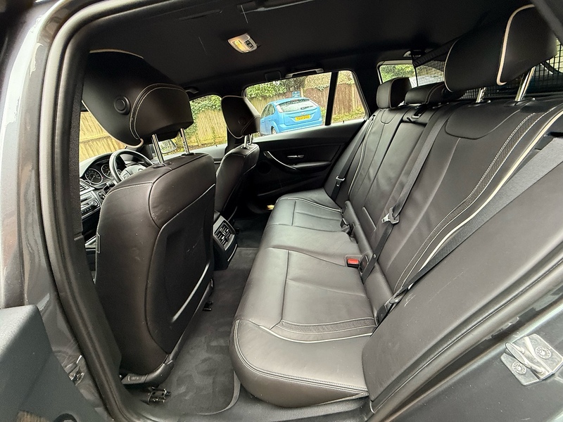 BMW 3 Series 2.0 320d Luxury Touring 5dr Diesel Manual Euro 5 (s/s) (184 ps) - U10003738