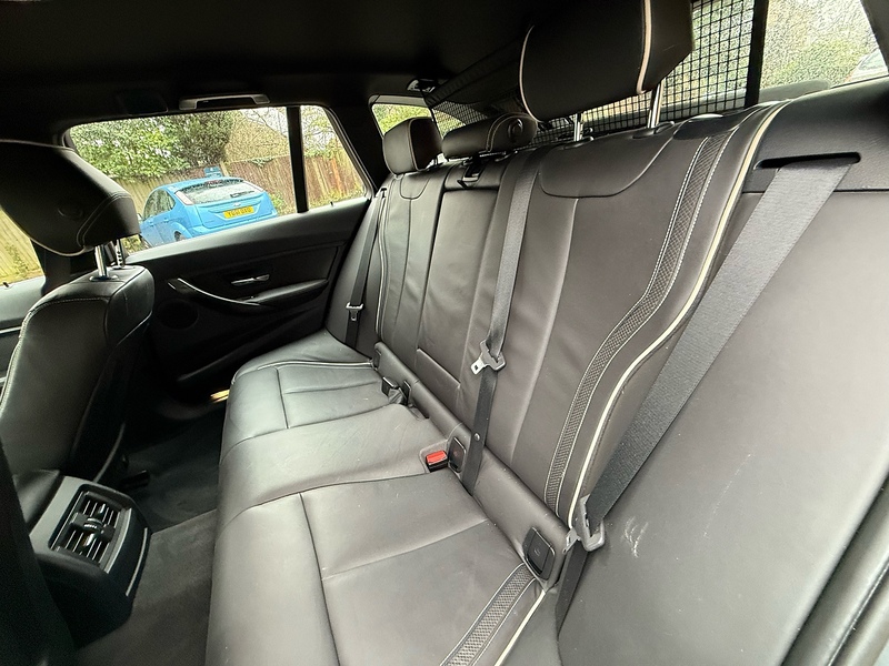 BMW 3 Series 2.0 320d Luxury Touring 5dr Diesel Manual Euro 5 (s/s) (184 ps) - U10003738