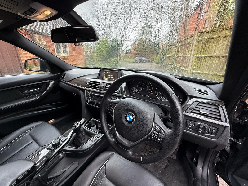 BMW 3 Series 2.0 320d Luxury Touring 5dr Diesel Manual Euro 5 (s/s) (184 ps) - U10003738