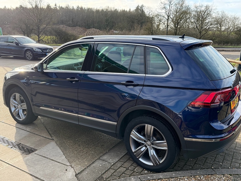 Volkswagen Tiguan 2.0 TSI SEL SUV 5dr Petrol DSG 4Motion Euro 6 (s/s) (190 ps) - U10003739